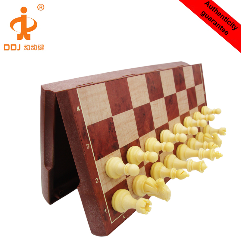 Folding Magnetic Chess Set