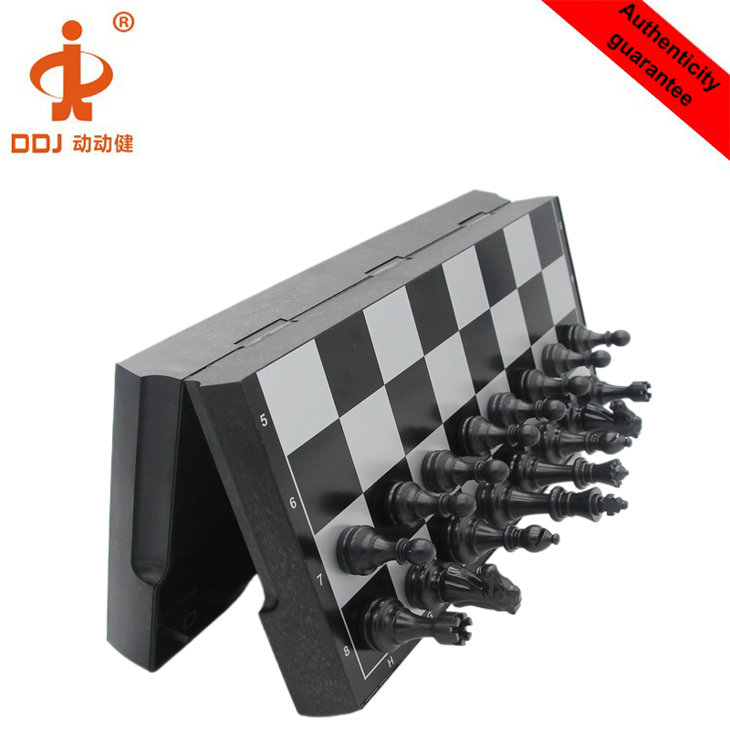 Folding Magnetic Black And White Chess Set